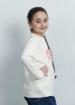 ⁦بلوزة أطفال بناتي بطباعة تصميم القلوب⁩ - الصورة ⁦3⁩