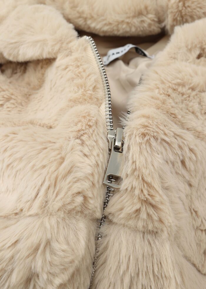 Women Striped Fur Vest - Image 5