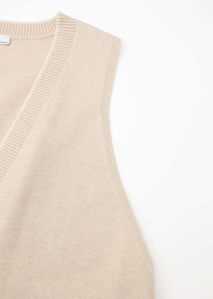 Women Knitted Plain Vest - Image 3