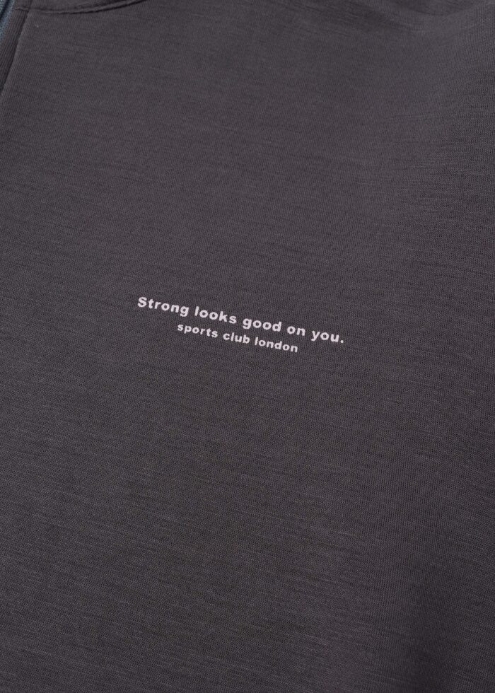 ⁦Kids Girl "Strong Looks Good on You" Blouse⁩ - الصورة ⁦4⁩